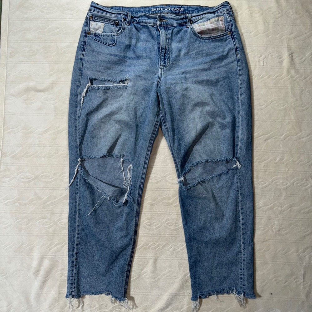 American Eagle Outfitters Light Blue Distressed Straight Leg Jeans
